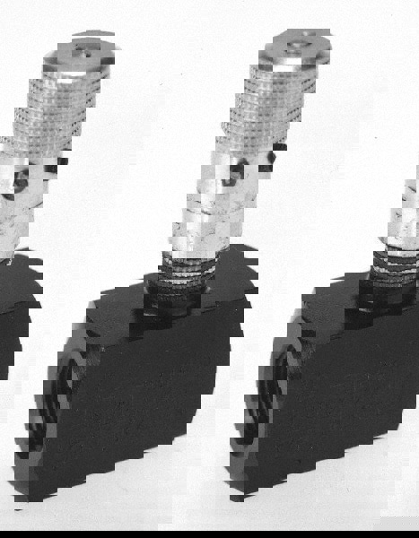 Hydraulic Control Valve: 7/8